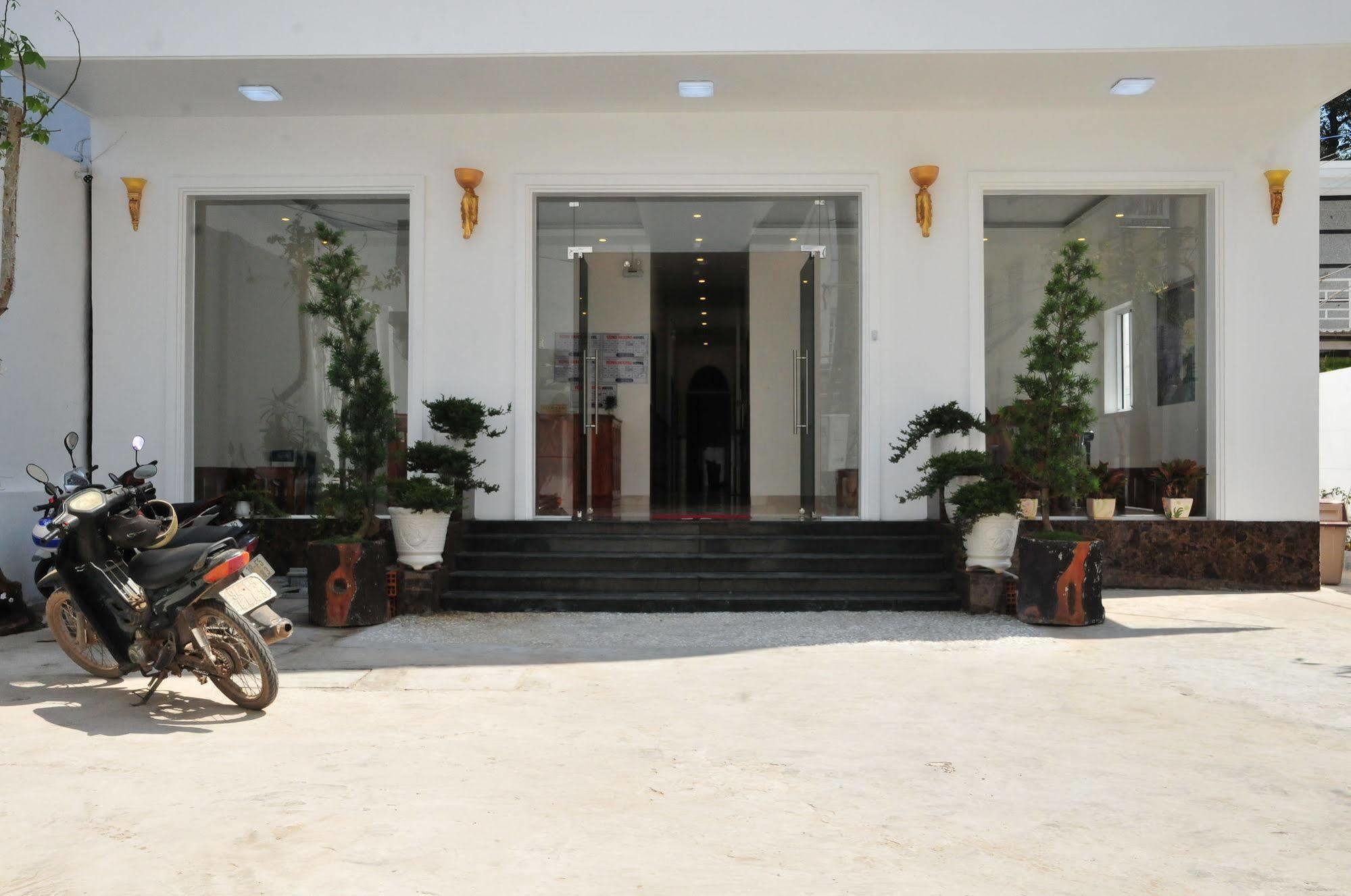 Tung Huong Hotel Фукуок Екстер'єр фото
